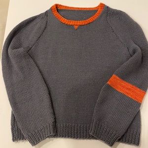 Men’s hand knitted cashmere/wool crewneck sweater in grey/orange. Sz M, casual!